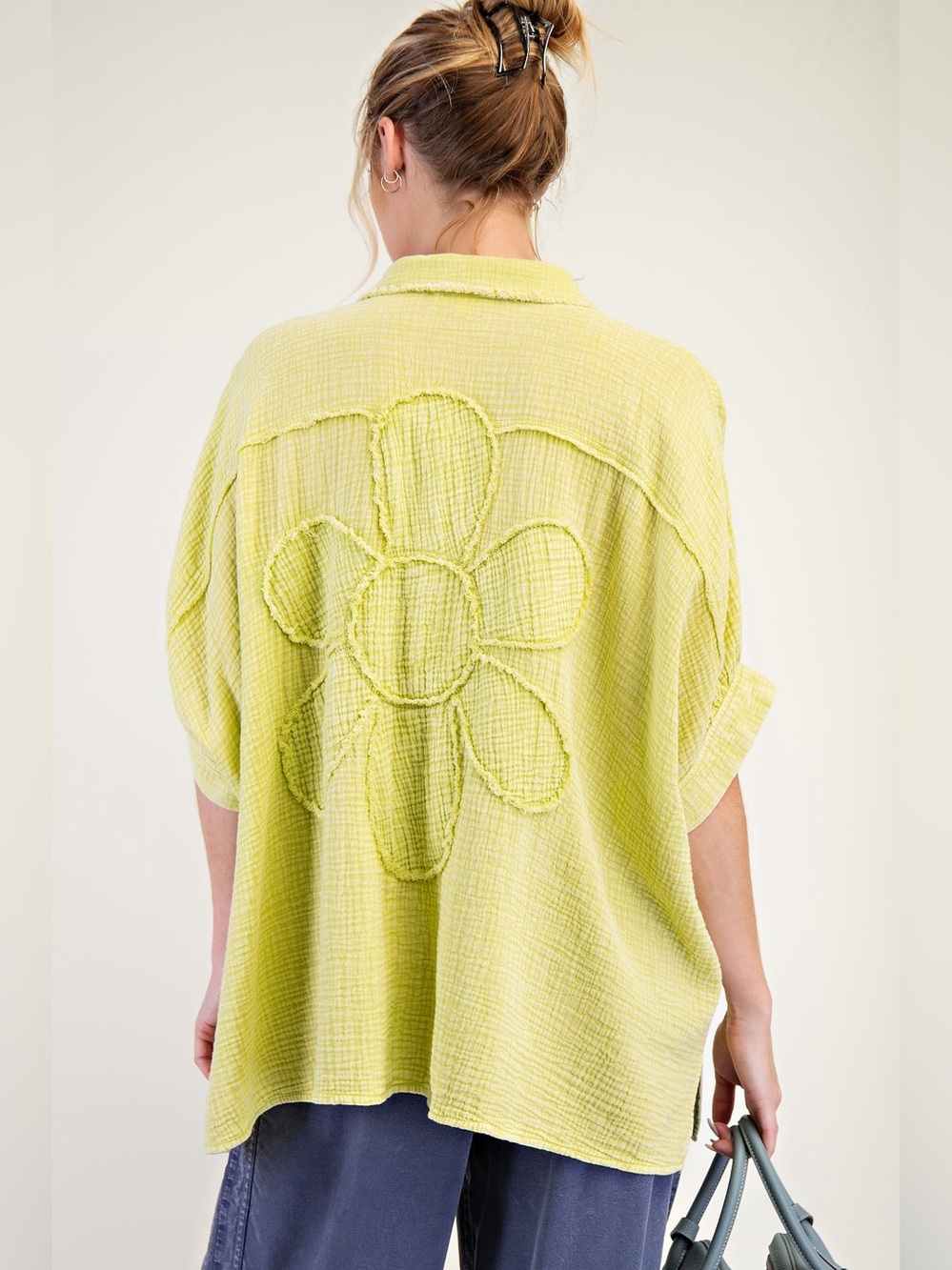 Easel PLUS Green Tea Flower Gauze Top - Picture 2 of 3
